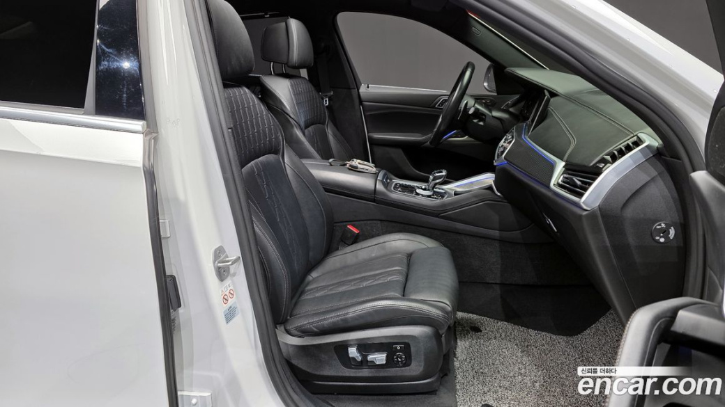 BMW X6 xDrive40i M Sport, 2022