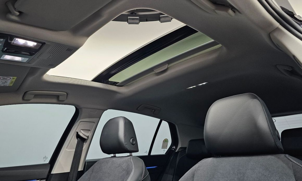Volkswagen Golf 2.0 TDI Prestige, 2025