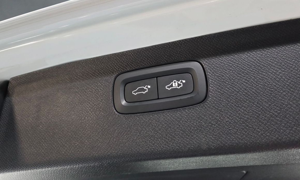 Volvo XC90 B6 Inscription, 2022