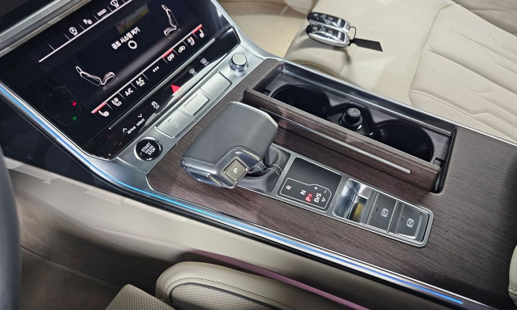 Audi A6 45 TFSI Premium, 2025