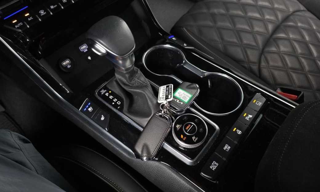 Kia Mohave Diesel 3.0 4WD 6-Seater, 2024