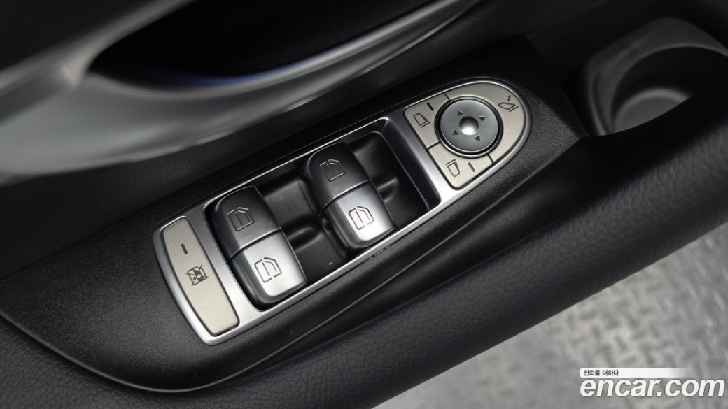 Mercedes-Benz E-Class E350 4MATIC AMG Line, 2023