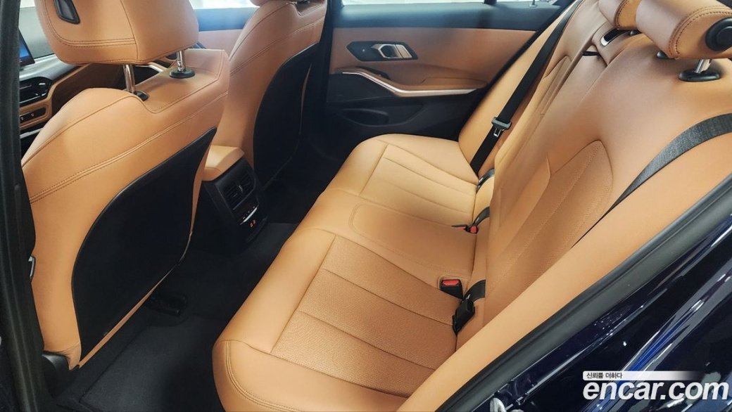 BMW 3-Series 320i M Sport, 2025