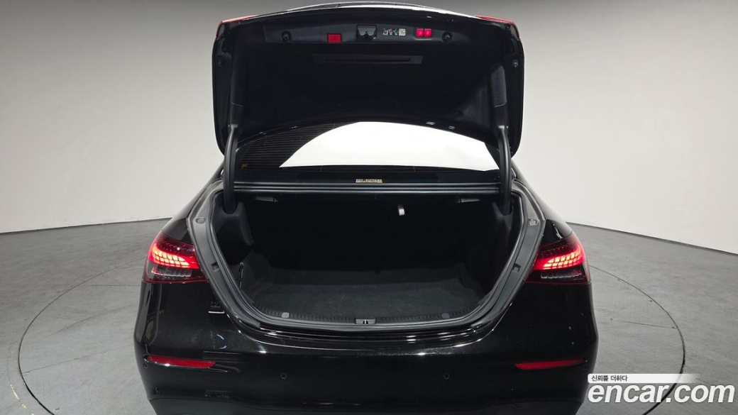 Mercedes-Benz E-Class E250 AMG Line, 2023