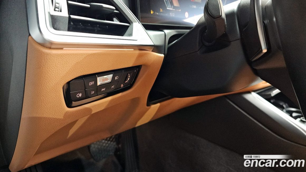 BMW 3-Series 320i Touring, 2024