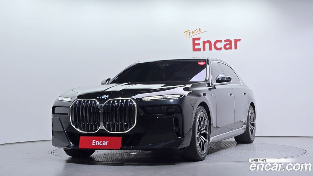 BMW 7-Series 740i xDrive M Sport, 2025