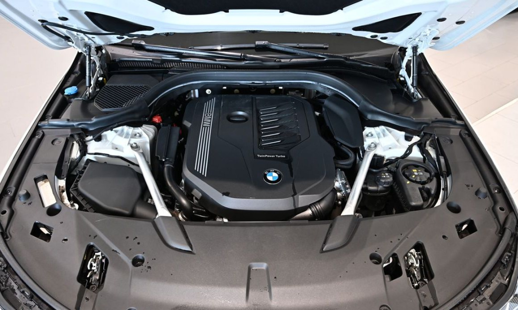 BMW Gran Turismo 630i xDrive Luxury, 2023