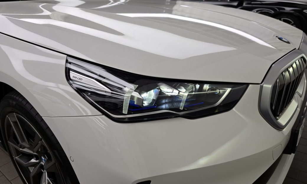 BMW 5-Series 520i, 2024