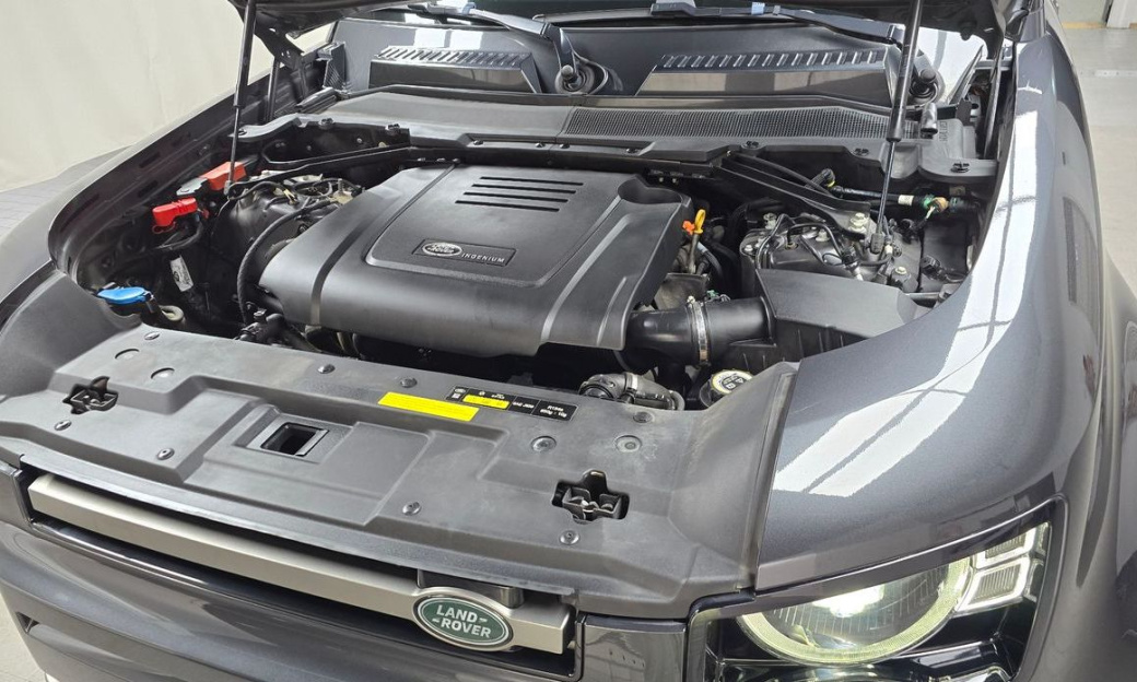 Land Rover Defender 110 P300 X-Dynamic SE, 2022