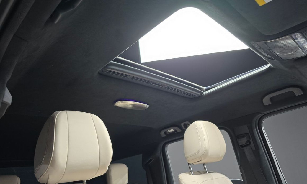 Mercedes-Benz G-Class G450d, 2025