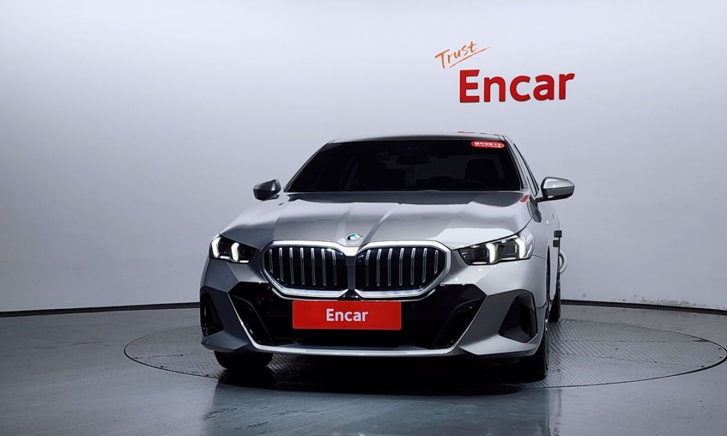 BMW 5-Series 520i M Sport, 2025