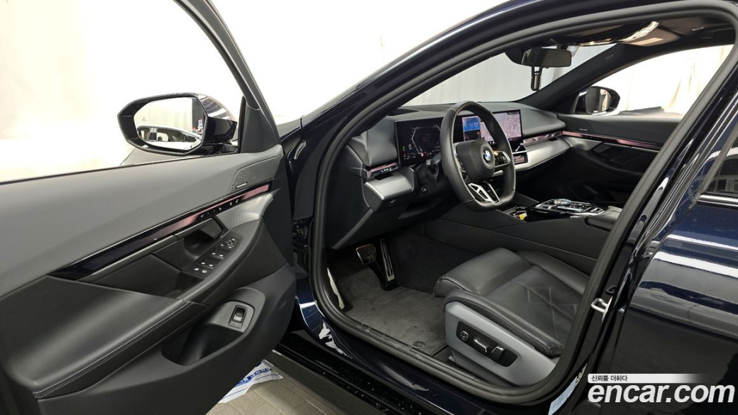 BMW 5-Series 530i xDrive M Sport, 2024