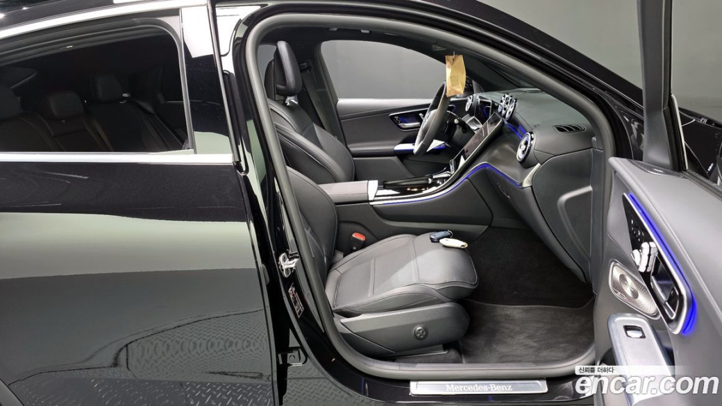 Mercedes-Benz GLC-Class GLC300 4MATIC Avnatgarde Coupe, 2025