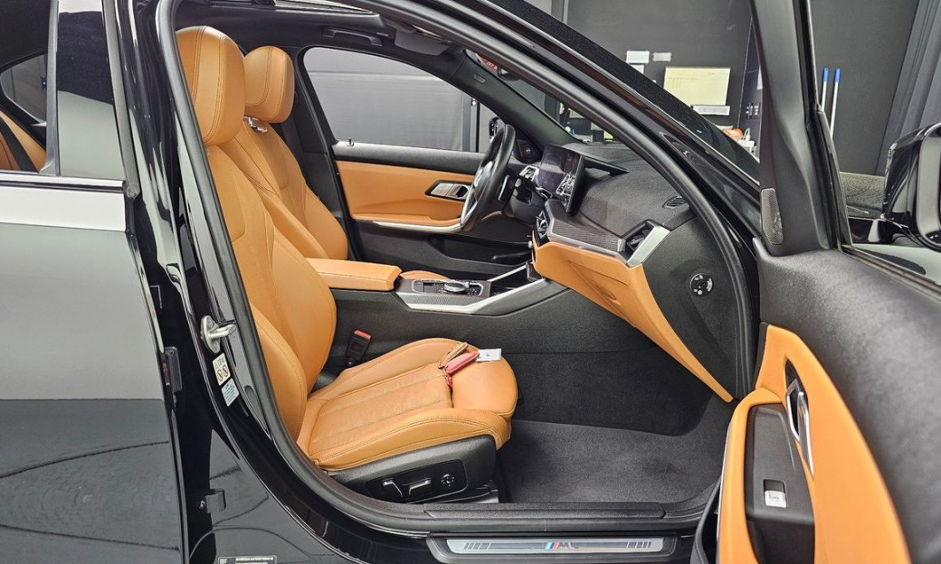 BMW 3-Series 320i M Sport, 2024
