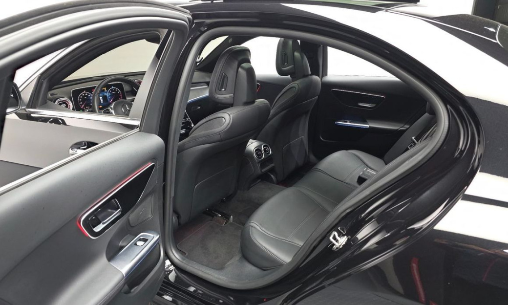 Mercedes-Benz C-Class C300 4MATIC Avantgarde, 2023