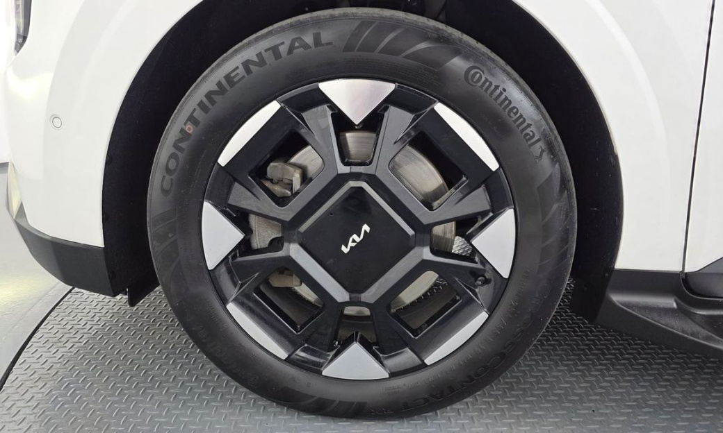 Kia Carnival 9-Seater Hi Limousine, 2024