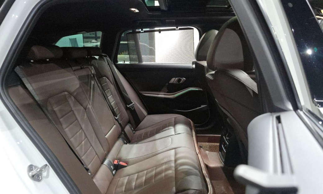 BMW 3-Series 320d Touring M Sport, 2022