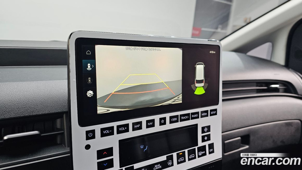 Hyundai Staria 4WD Tourer 11-Seater, 2023