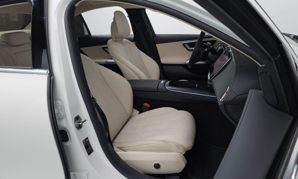 Mercedes-Benz E-Class E200 Avantgarde, 2025