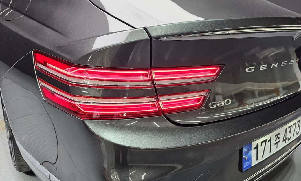 Genesis G80 Gasoline 2.5 Turbo AWD, 2025