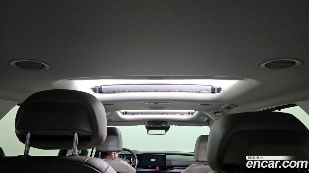 Kia Carnival 7-Seater Gravity, 2024