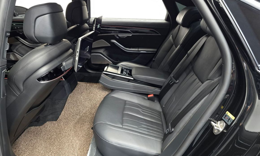 Audi A8 55 TFSI Quattro LWB, 2021