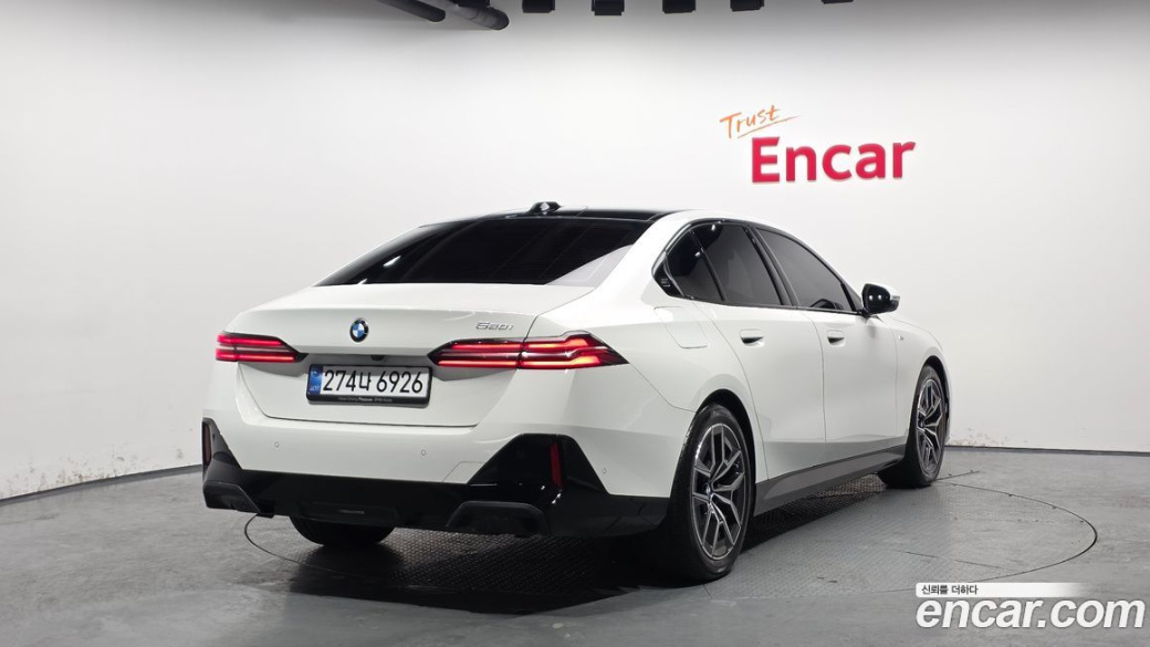 BMW 5-Series 520i M Sport, 2025