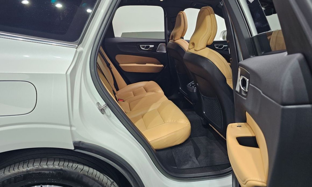 Volvo XC60 B6 Ultimate Bright, 2023