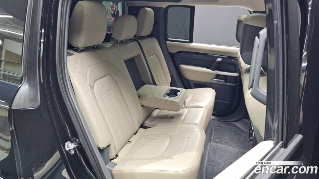 Land Rover Defender 110 D300 HSE, 2022