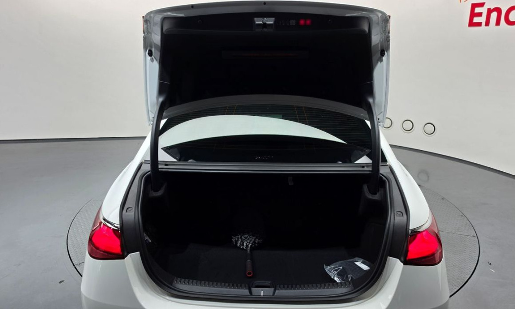 Mercedes-Benz E-Class E200 Avantgarde, 2025