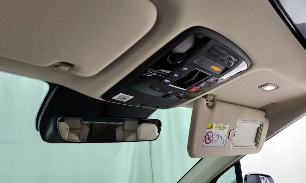 Kia Carnival 9-Seater Signature, 2025