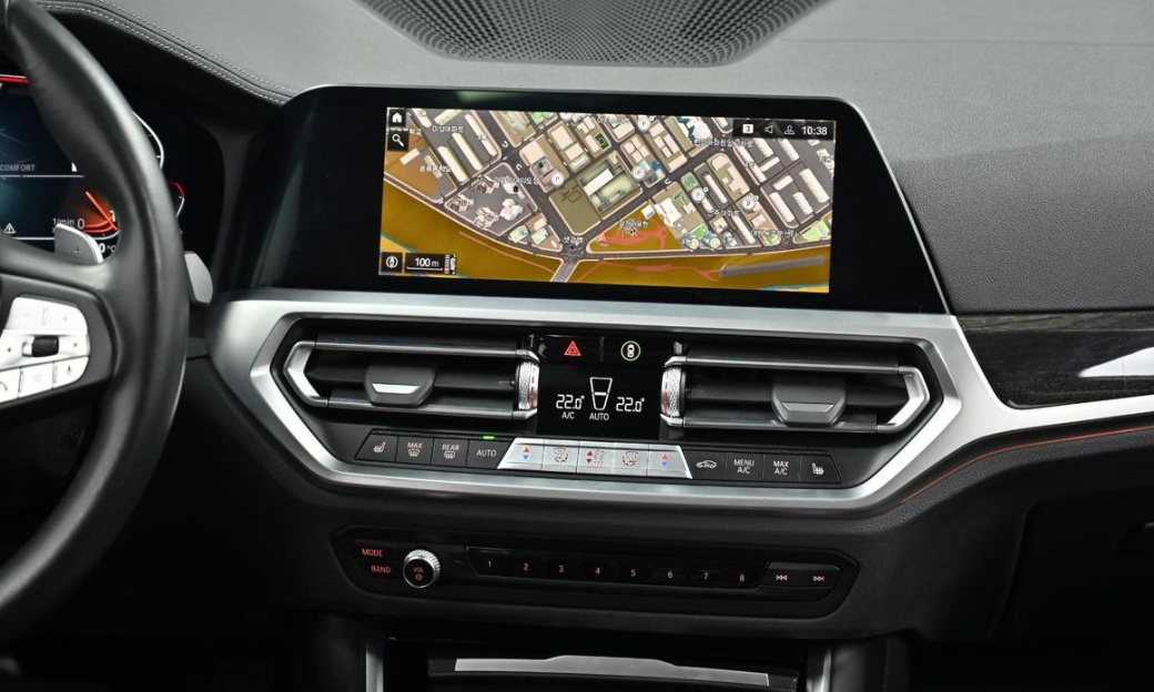BMW 3-Series 320i Touring Luxury, 2022