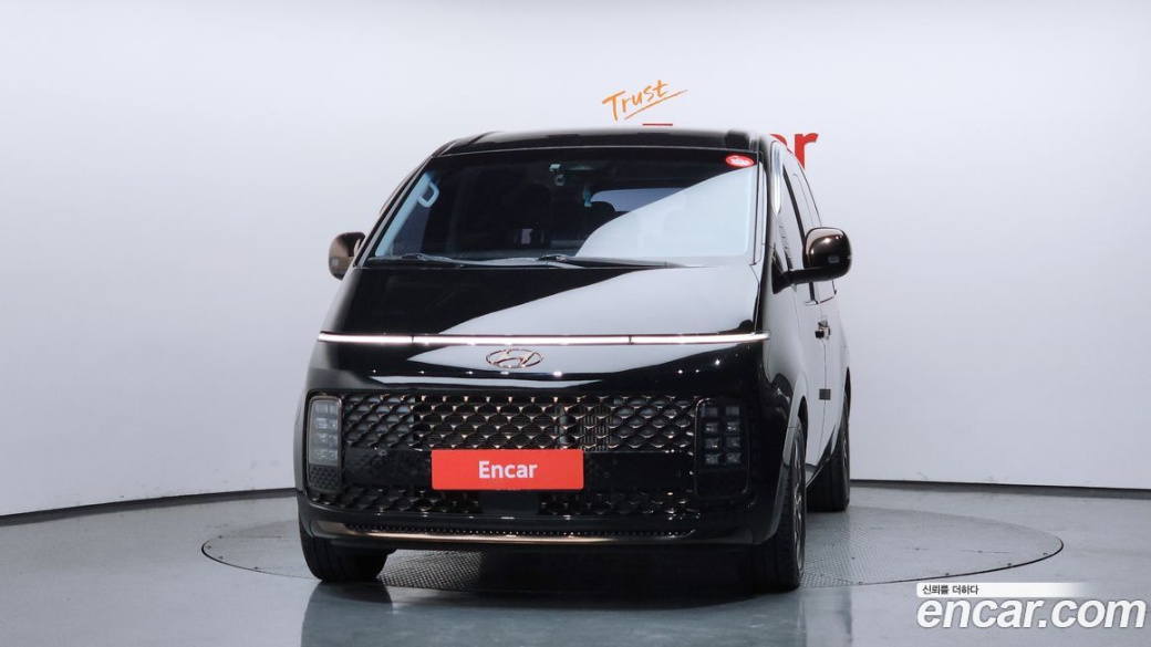 Hyundai Staria Lounge 9-Seater, 2022