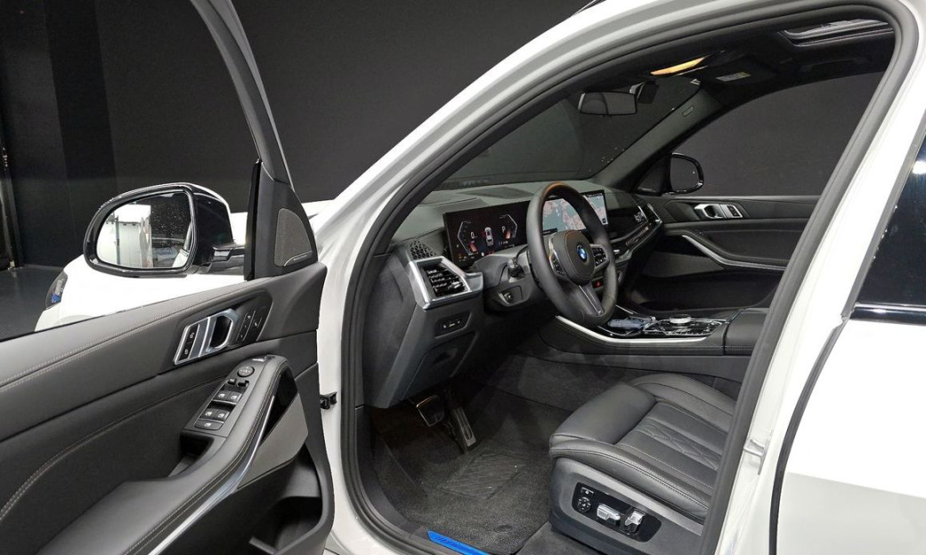 BMW X5 xDrive 40i M Sport, 2025