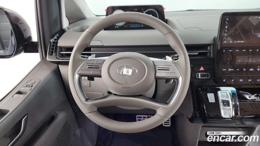 Hyundai Staria 4WD , 2022