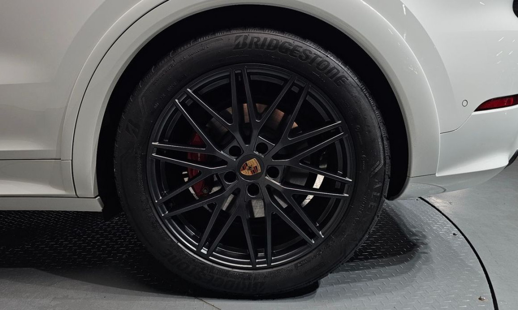 Porsche Cayenne 4.0 GTS, 2025