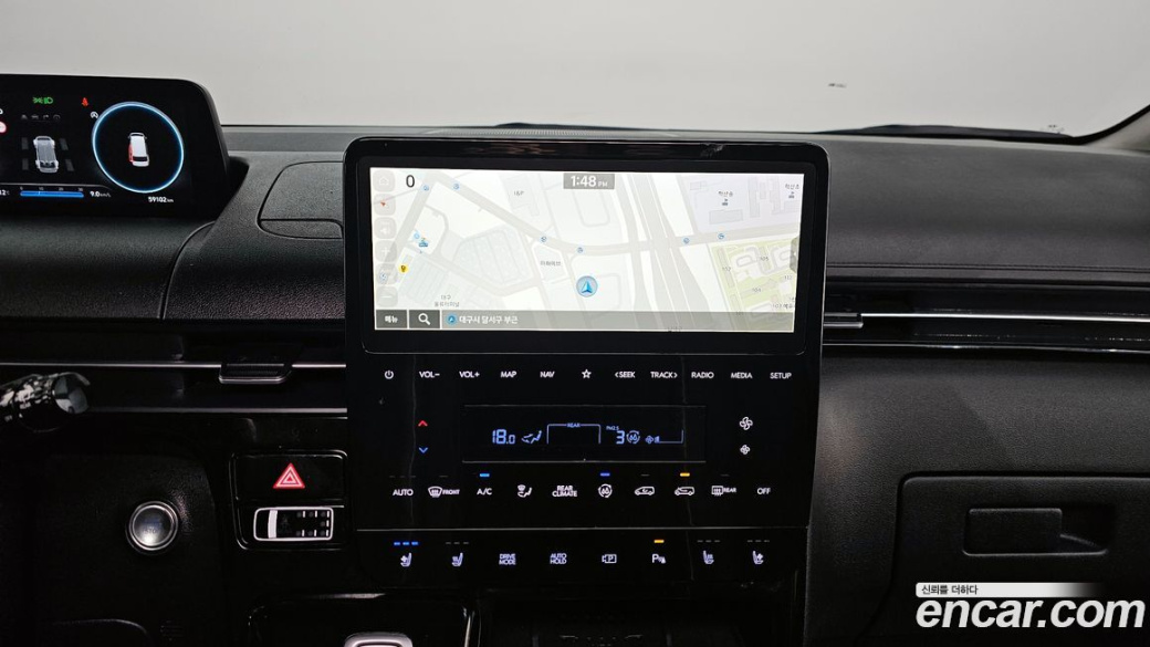 Hyundai Staria 4WD Lounge 9-Seater, 2025