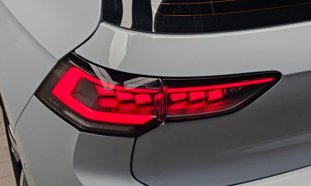 Volkswagen Golf 2.0 TDI Prestige, 2025