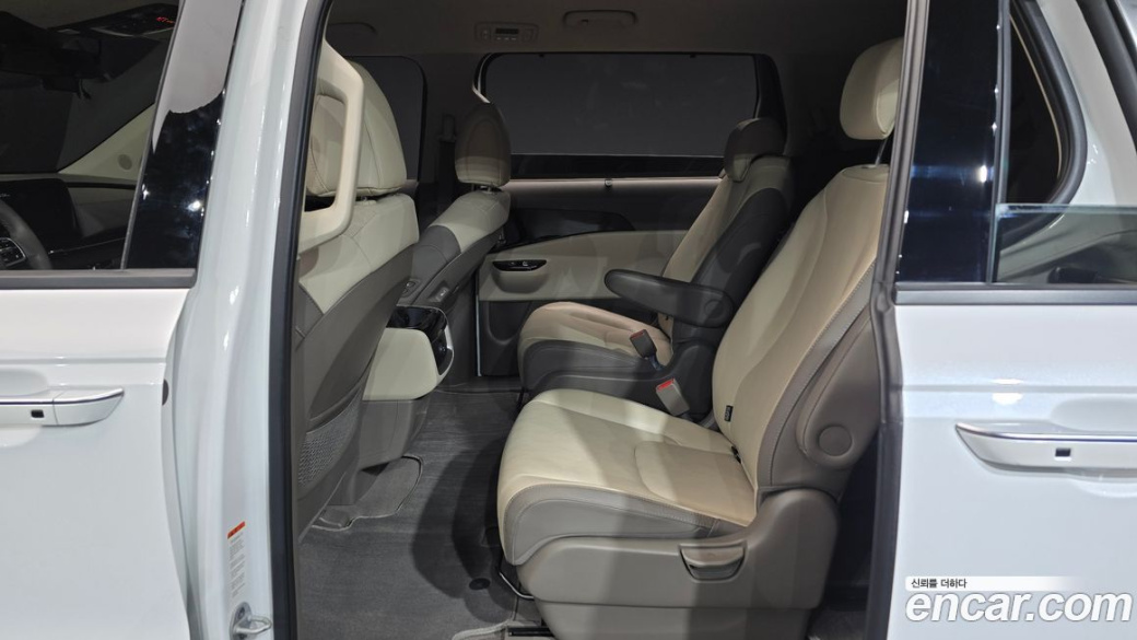 Kia Carnival 9-Seater Noblesse, 2023