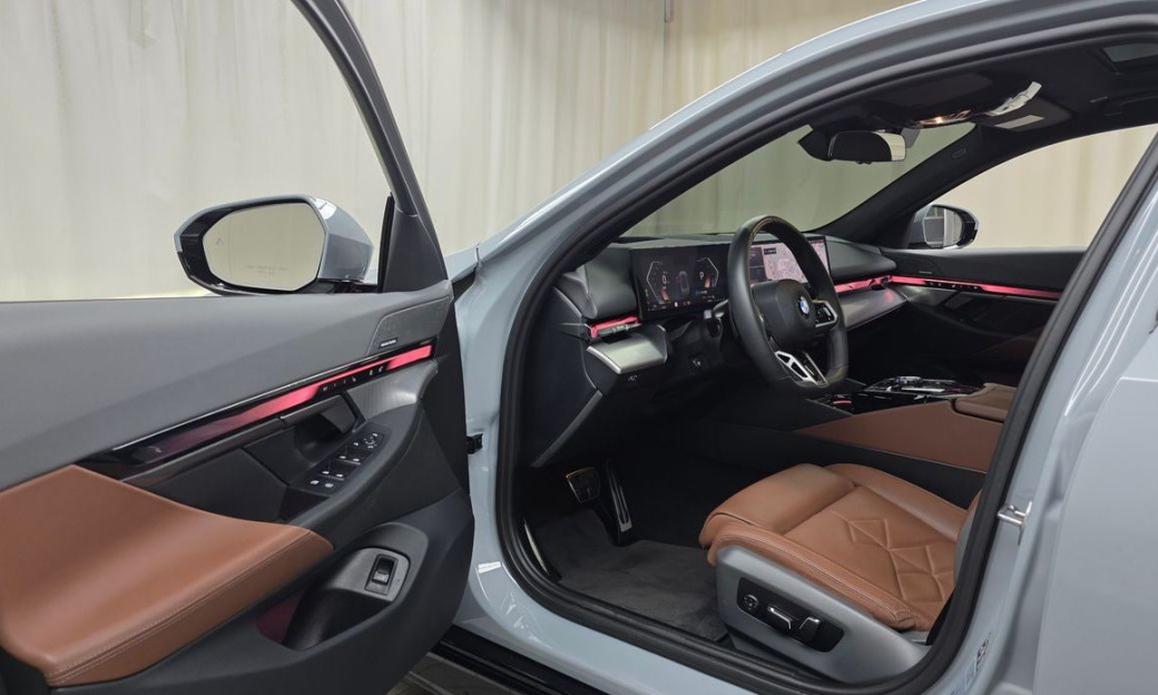 BMW 5-Series 530i xDrive M Sport, 2024