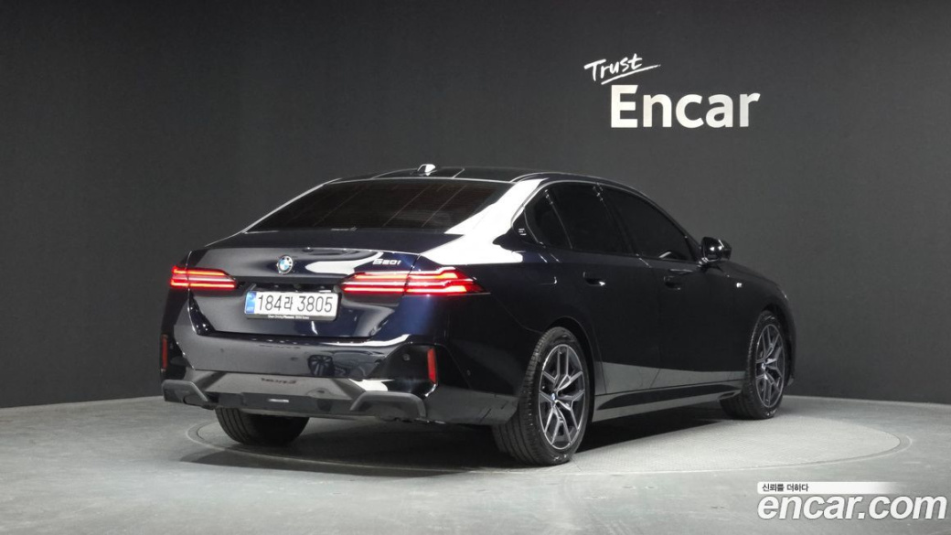 BMW 5-Series 520i M Sport, 2025