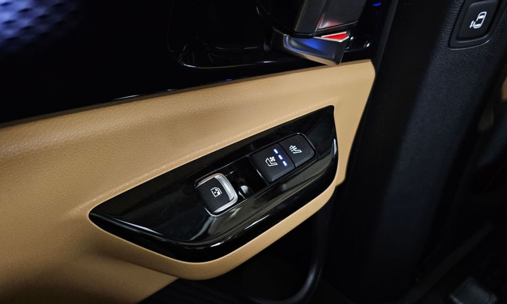 Kia Carnival 9-Seater Signature, 2023