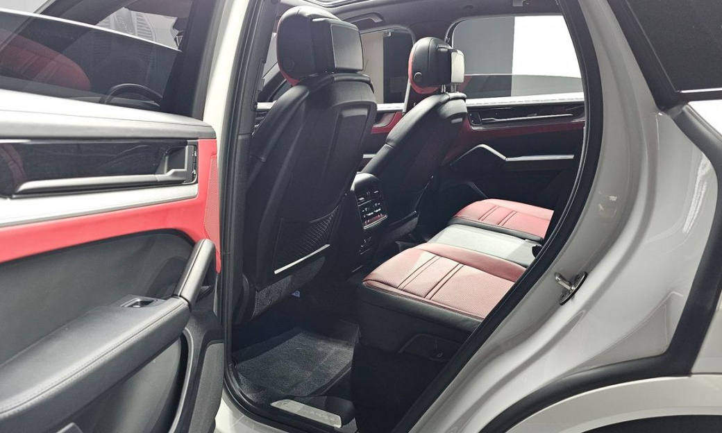 Porsche Cayenne 3.0, 2024