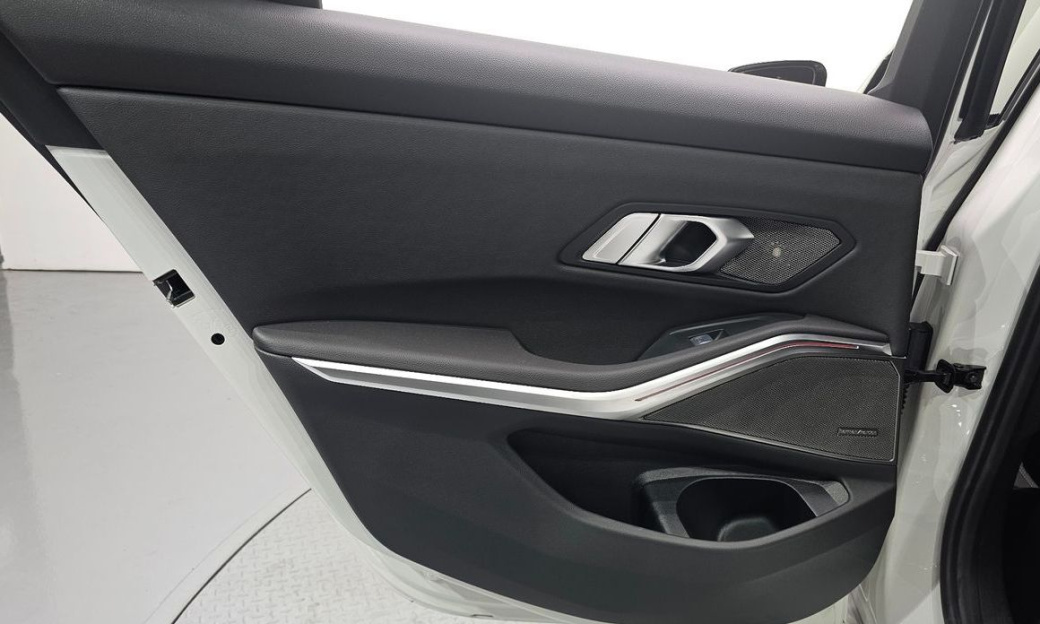 BMW 3-Series 320i M Sport, 2026