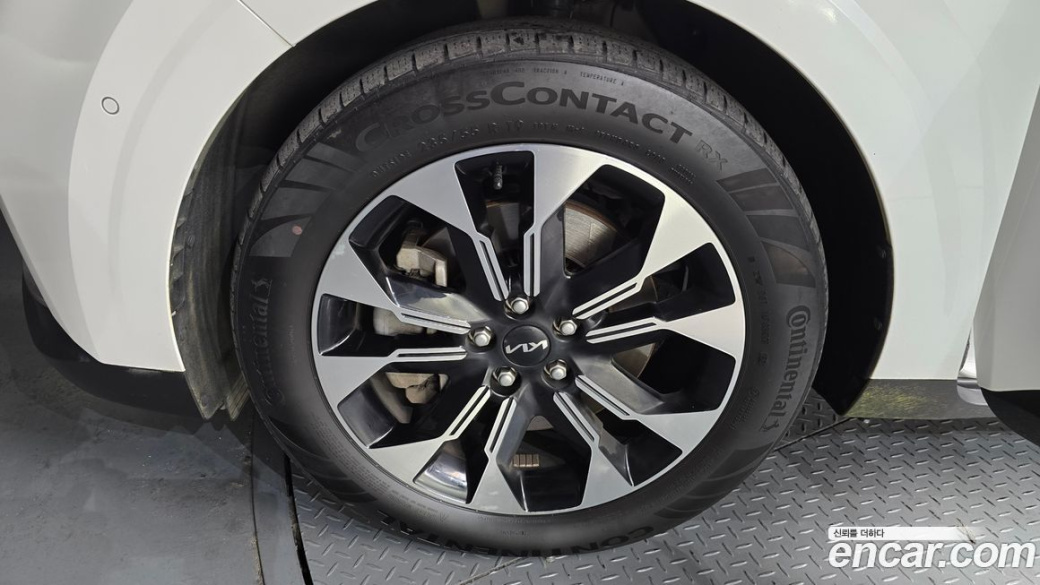 Kia Carnival 9-Seater Signature, 2022