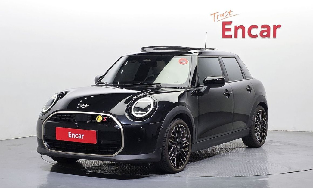Mini Cooper 5 Door Favoured, 2025