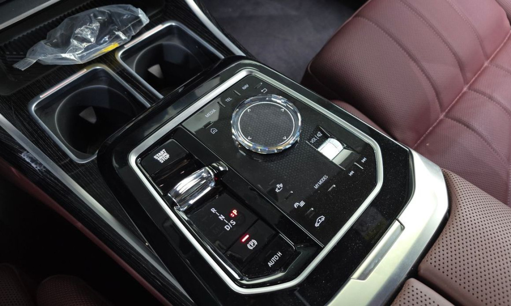 BMW 7-Series 740d xDrive M Sport, 2025