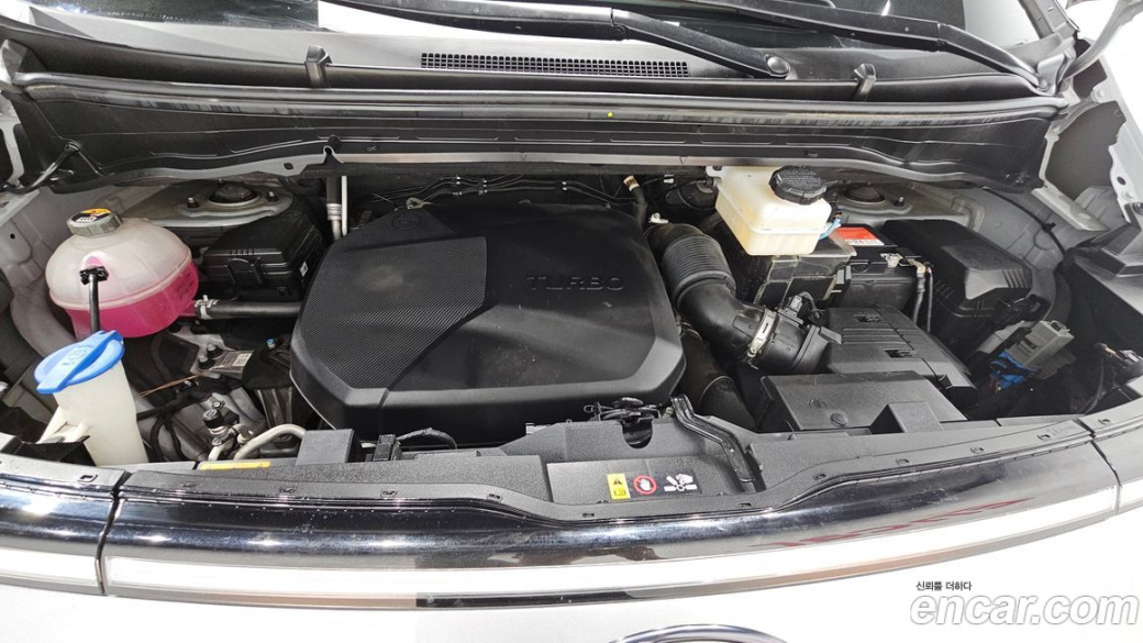 Hyundai Staria Lounge 7-Seater, 2022