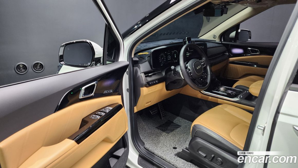 Kia Carnival 9-Seater Signature, 2023