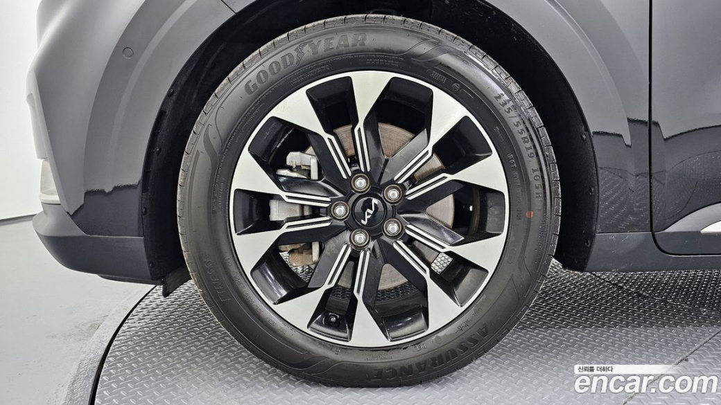 Kia Carnival 9-Seater Signature, 2023